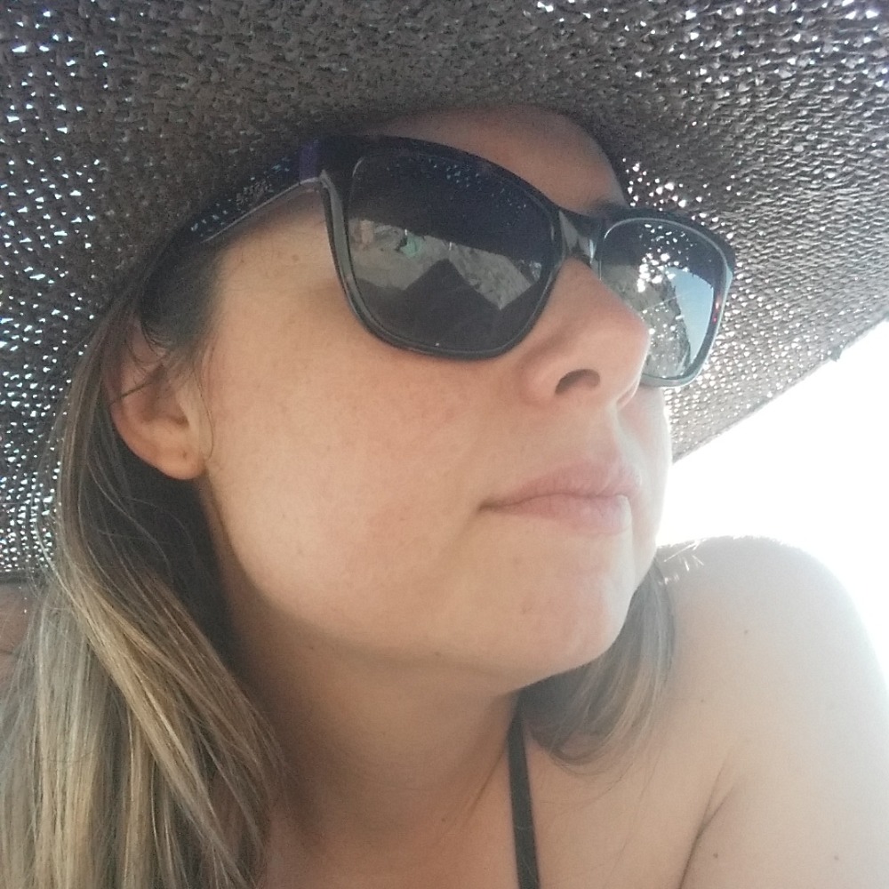 Meet your Posher, Tiffany